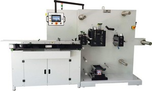 Máquina para produção de rótulos bula